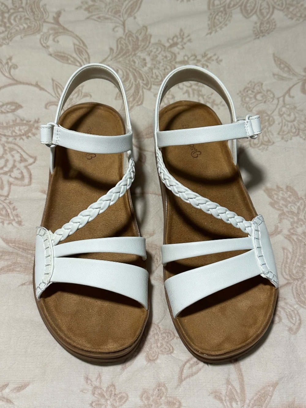 Baretrap Flicka sandles size 8.5